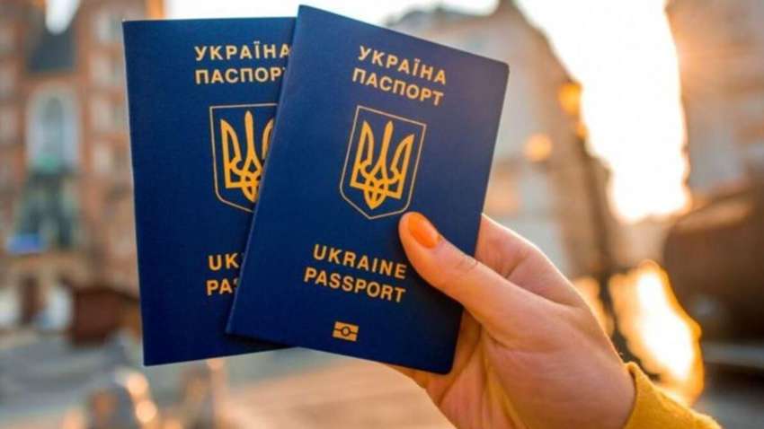 Законопроект о множественном гражданстве предусматривает, что россияне могут получить украинский паспорт