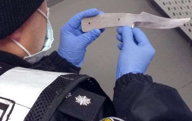 В Мариуполе мужчина захватил заложников в банке  В Мариуполе мужчина захватил заложников в банке