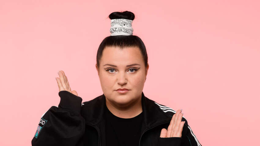 У известной певицы Alyona Alyona забрали водительские права: что произошло 