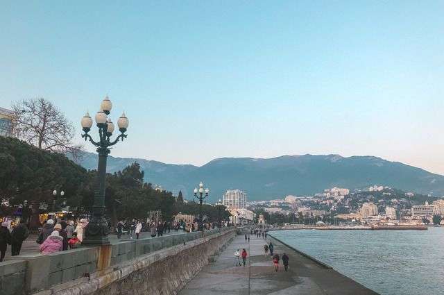 Нарушители карантина избили полицейских в Ялте