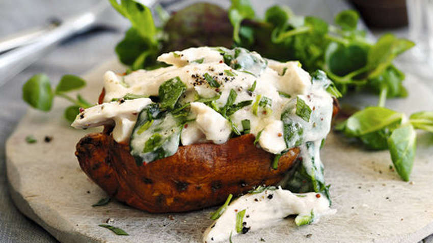 Ідея для вечері: рецепт картоплі, фаршированої куркою Ідея для вечері: рецепт картоплі, фаршированої куркою