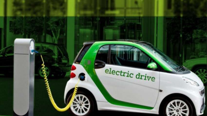 Цены на горючее "летят в космос": выгодно ли украинцам покупать электромобили