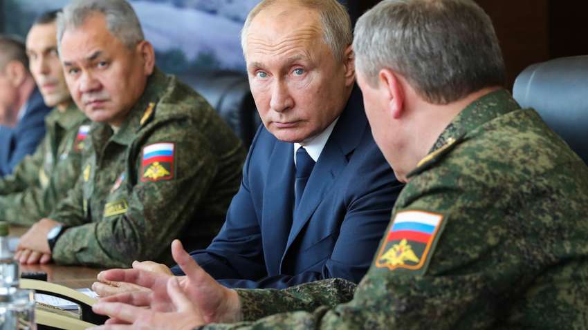 Путин снова бряцает оружием у украинской границы: эксперты рассказали, на что расчет