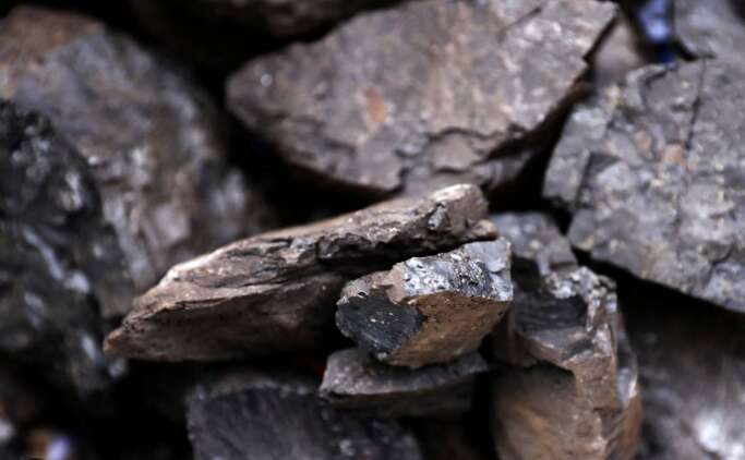 "А де питання безпеки?": дипломат розповів, що не так з угодою про копалини 