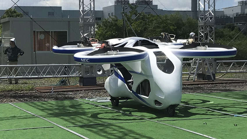 Япония протестировала летающий автомобиль