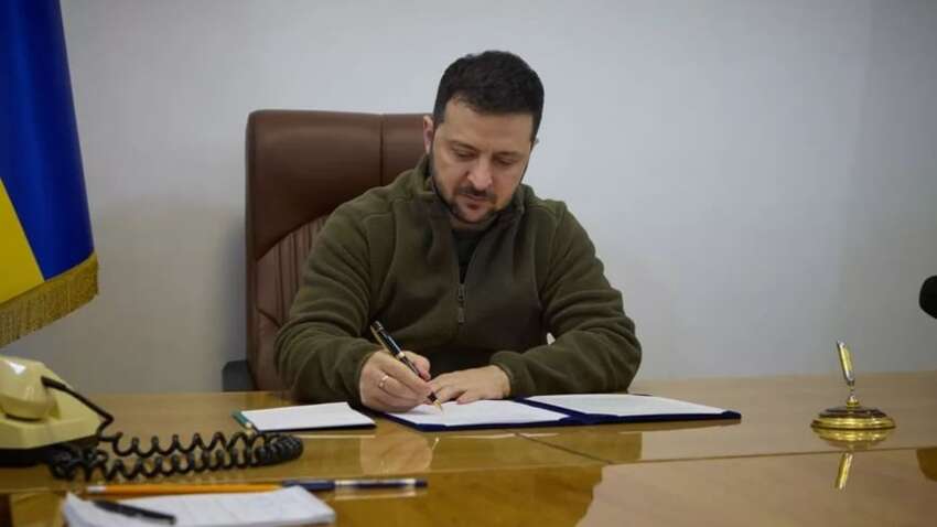 Что стоит за указом Зеленского о параде в Москве: почему в РФ так подгорело