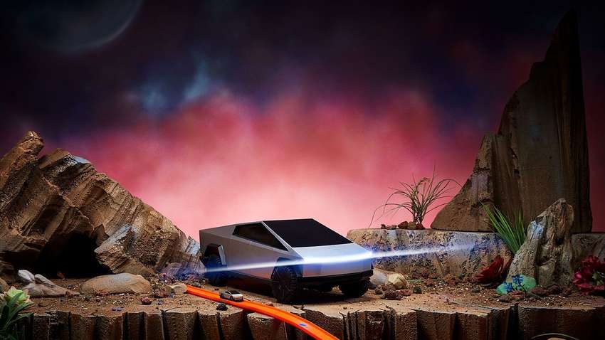 У США представили іграшкову копію знаменитого електропікапа