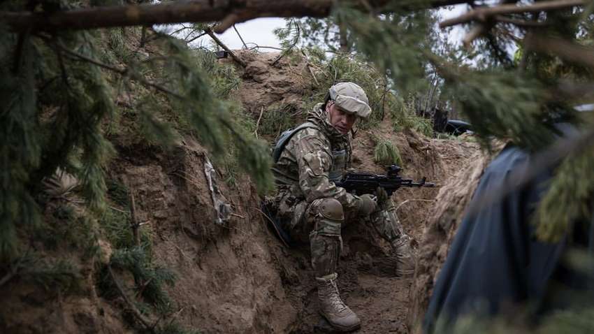 Порнографічні малюнки поряд із дитячими листами: військові показали приклад «інтер’єру» російських окопів