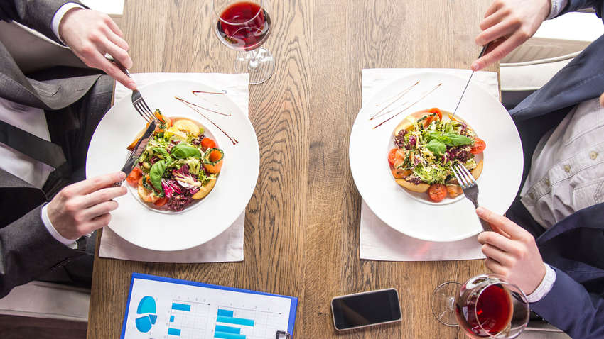 У їдальні Верховної Ради оновили меню і підняли ціни: відома вартість страв