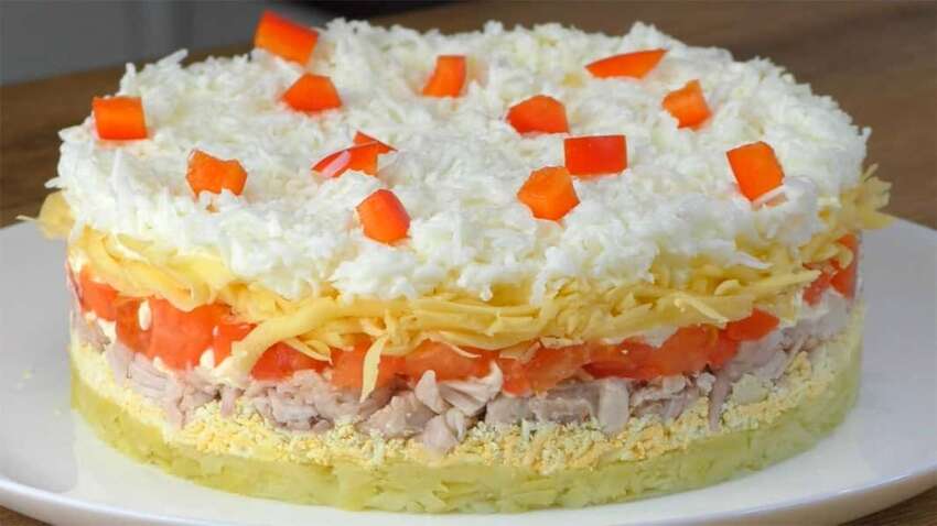 "Съели до последней крошки!": новогодний салат, покоряющий гостей из первой ложки "Съели до последней крошки!": новогодний салат, покоряющий гостей из первой ложки