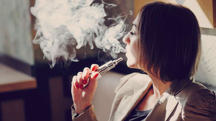 Вчені виявили захворювання від куріння вейпинга та електронних сигарет 