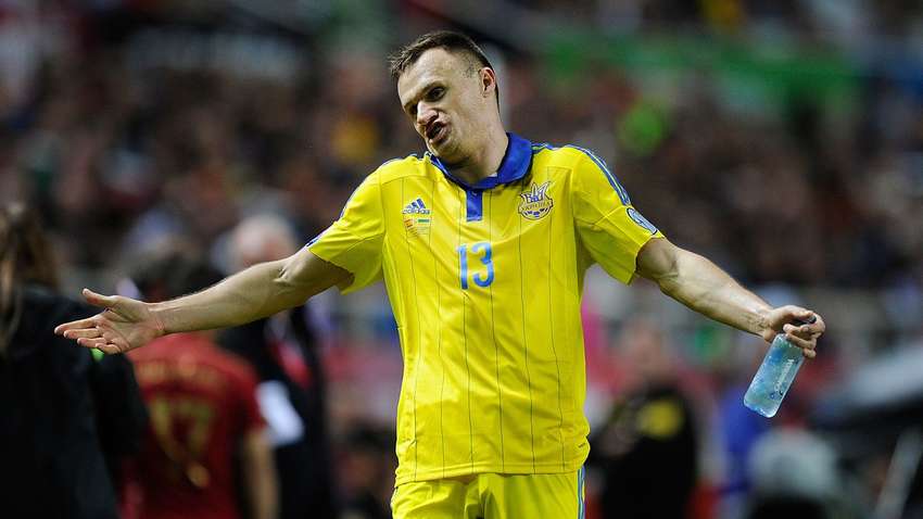 «Дайте попісяти»: в Києві поліцейські затримали п'яного екс-гравця «Шахтаря» (ВІДЕО)