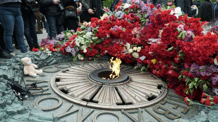 "9 мая Украина обязана отметить бессмертный подвиг народа", - Медведчук 