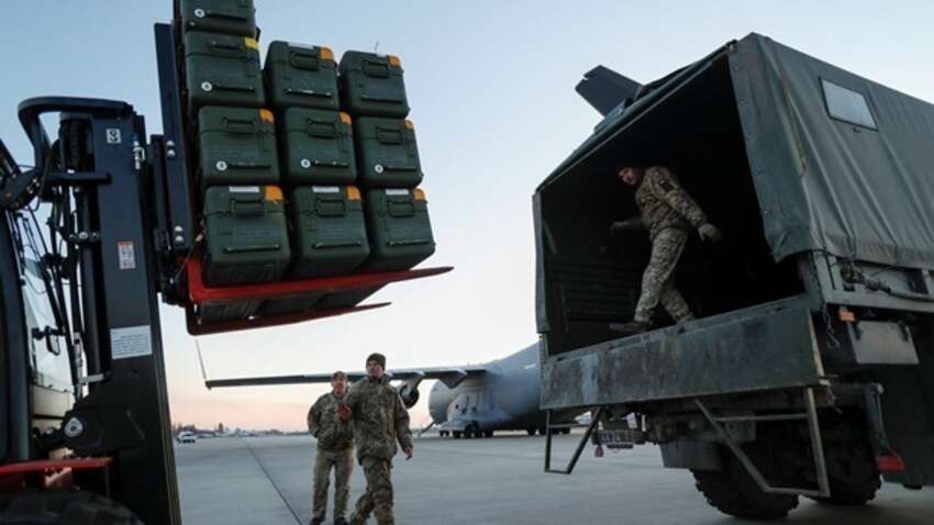 Украина не останется одна: какая страна выделит 30 млн долларов на закупку оружия у США для ВСУ