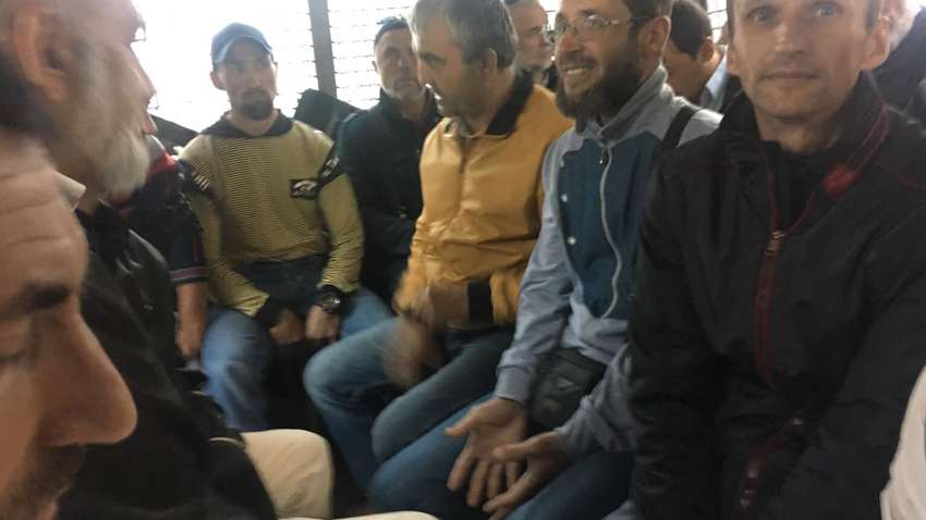 У Москві затримали півсотні кримських татар: вони мітингували біля Верховного суду РФ