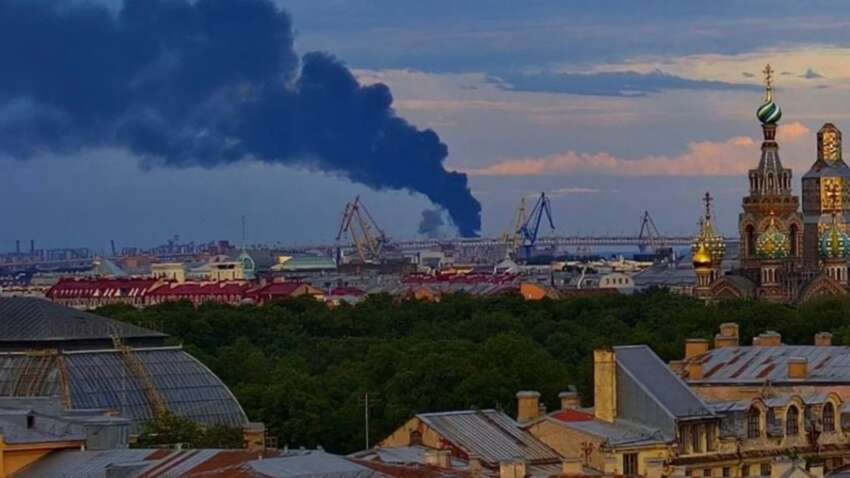 Атаки беспилотников на Санкт-Петербург: в Кремле заявили, изменился ли график Путина 