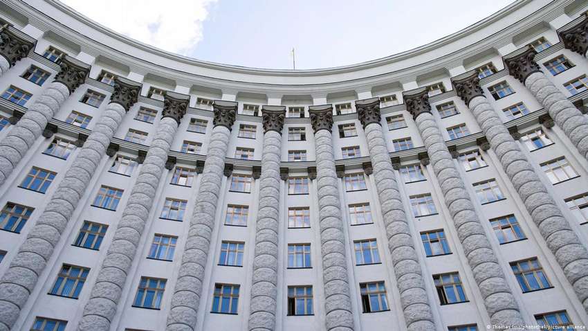 Чи справді влада готує кадрові перестановки: чим закінчиться історія з відставкою Залужного