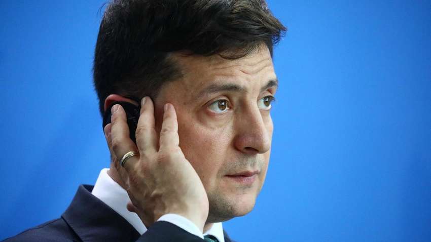 Зеленський півтори години обговорював  телефоном з президентом Франції Макроном саміт G7 і ситуацію на Донбасі