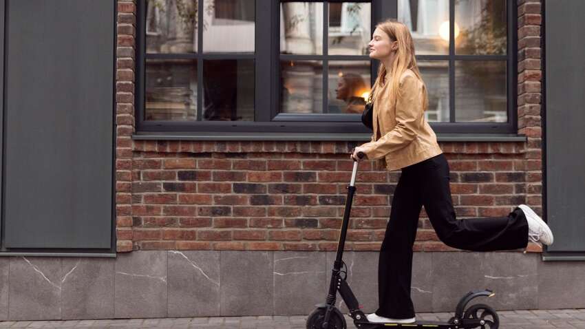 Ніч, самокат, 0,22 проміле — і штраф у 17 тисяч: жіночий дрифт у Кривому Розі