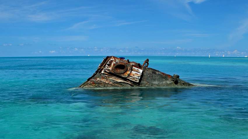 Берег японского острова покрыли «корабли-призраки» (ВИДЕО) Берег японского острова покрыли «корабли-призраки» (ВИДЕО)