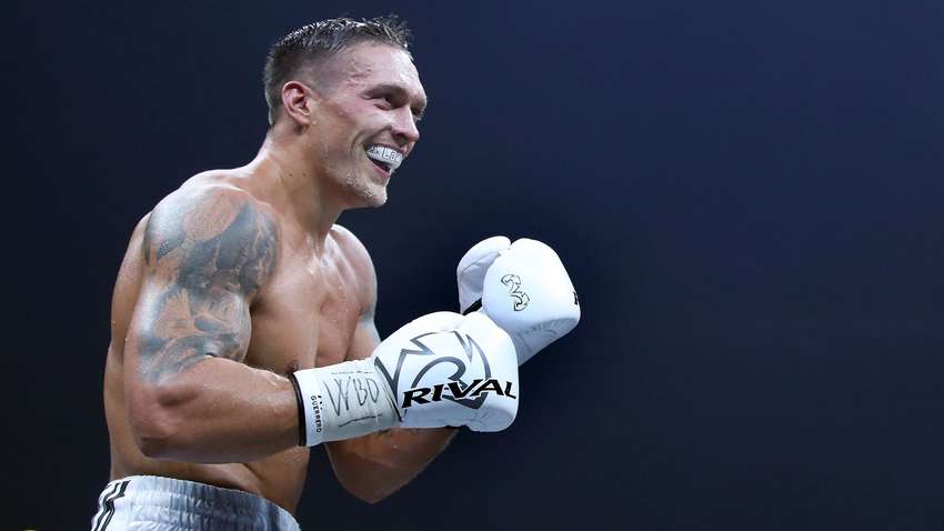 Бою быть: Усик подписал контракт с Чисорой Бою быть: Усик подписал контракт с Чисорой