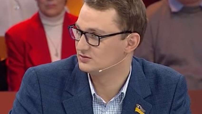 «Дов***б» і собаки: українці вирішили обміняти «слугу» Брагара через онлайн-платформу