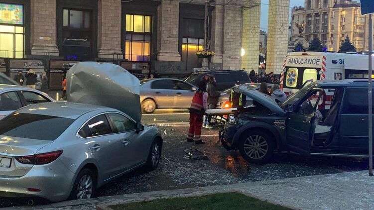 ДТП на Крещатике: в прокуратуре рассказали, кто пострадал на Майдане ДТП на Крещатике: в прокуратуре рассказали, кто пострадал на Майдане