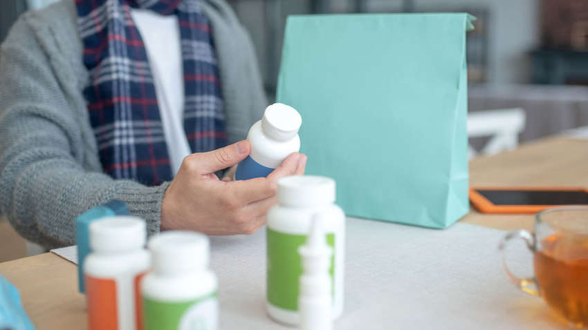 Поштова доставка ліків і онлайн-торгівля медикаментами в Україні: чи варто залишити послугу після карантину