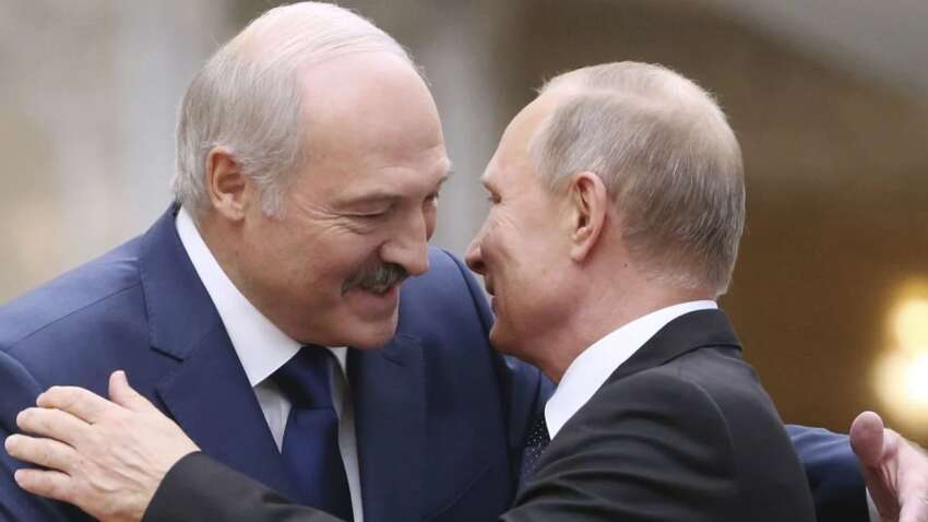 Лукашенко пристыдил Путина на параде в Москве