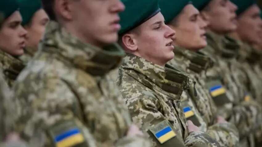 Військовий пропонує мобілізацію з 16 років для створення нової армії Військовий пропонує мобілізацію з 16 років для створення нової армії