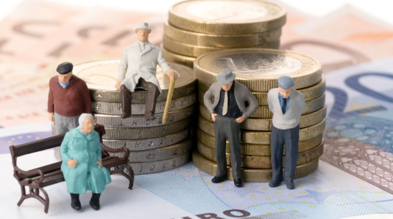 В Украине расходы Пенсионного фонда превысили плановые на 8,9 млрд гривен