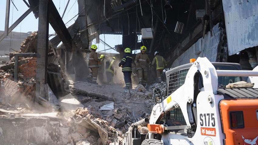 У разі "повітряної тривоги" закладам у Полтавській області заборонялося виганяти відвідувачів