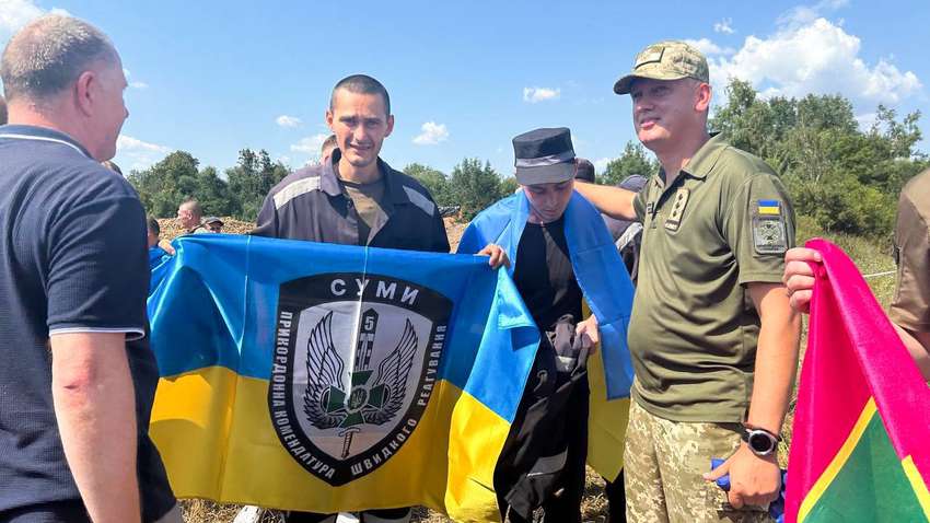 Великий обмін: стало відомо, скільки захисників вдалося повернути з полону РФ Великий обмін: стало відомо, скільки захисників вдалося повернути з полону РФ