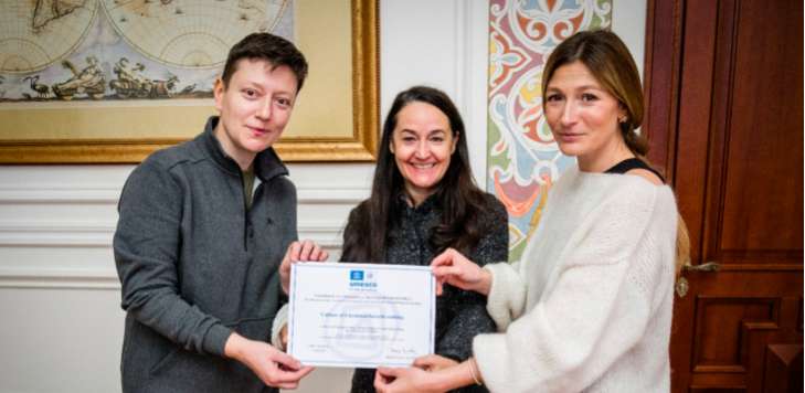 Сертификат ЮНЕСКО о включении борща в Список нематериального наследия получила сегодня Украина Сертификат ЮНЕСКО о включении борща в Список нематериального наследия получила сегодня Украина