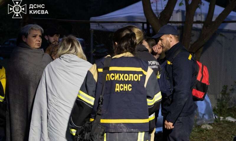 В Киеве снова из из-под завалов достали тела людей: число погибших выросло в разы