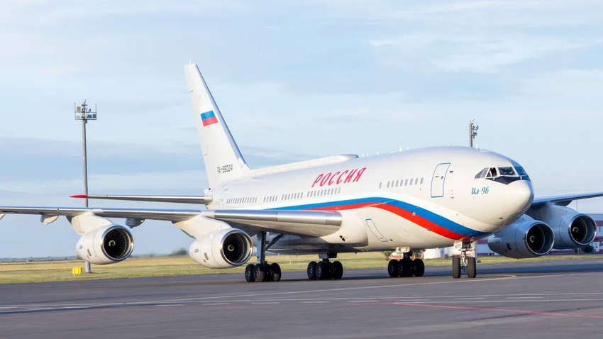 Довольный Путин прибыл в Казахстан на саммит ШОС: с кем у диктатора намечены встречи (ФОТО) Довольный Путин прибыл в Казахстан на саммит ШОС: с кем у диктатора намечены встречи (ФОТО)