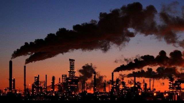 Энергетические игры: что происходит между Офисом президента, Ахметовым и «зеленой энергетикой»