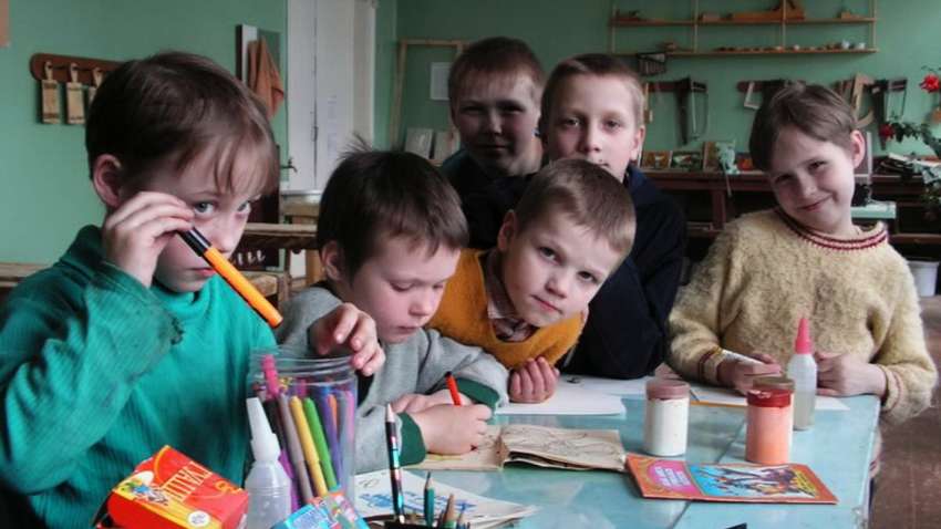 В Украине детей больше не будут принимать в детские дома