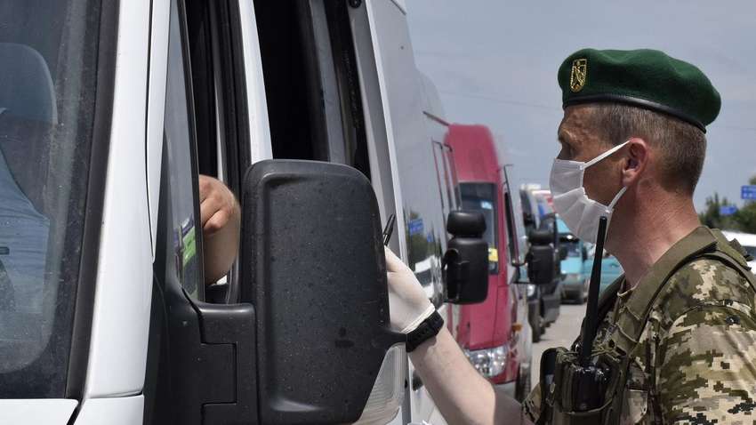 На кордоні України та Польщі дозволили проїзд авто