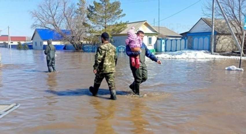 Ситуація в РФ, як в останні роки існування Радянського Союзу. Тоді теж щось топило, падало і ламалось