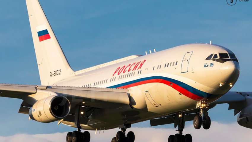 "Новини за дуже велику суму": в Білорусь прилетіли два літаки з російськими журналістами