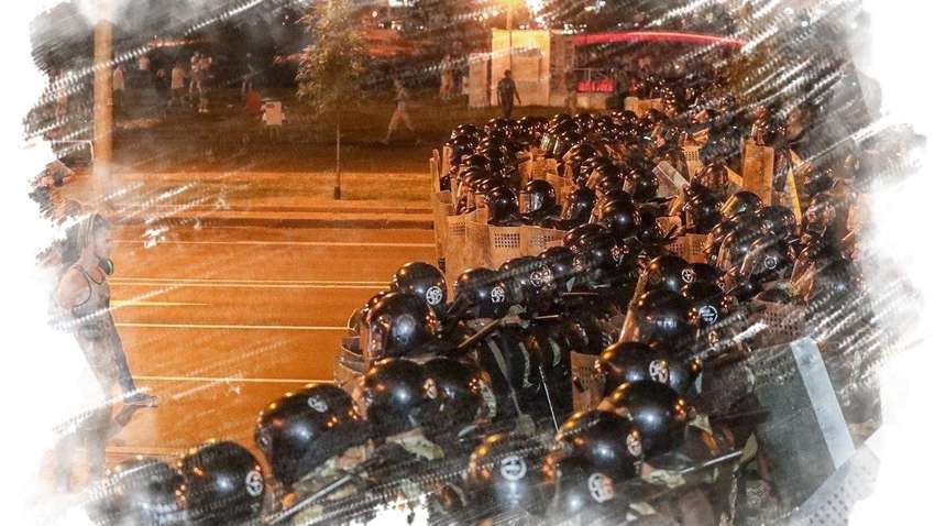 В Минске автозак задавил активиста: появилась неожиданная версия МВД (видео) В Минске автозак задавил активиста: появилась неожиданная версия МВД (видео)