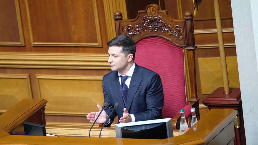 «Від любові до ненависті»: названі плюси і мінуси монобільшості у новій Раді