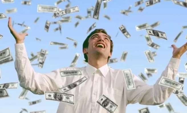 Выиграл джекпот на 200 миллионов и упустил шанс всей жизни Выиграл джекпот на 200 миллионов и упустил шанс всей жизни