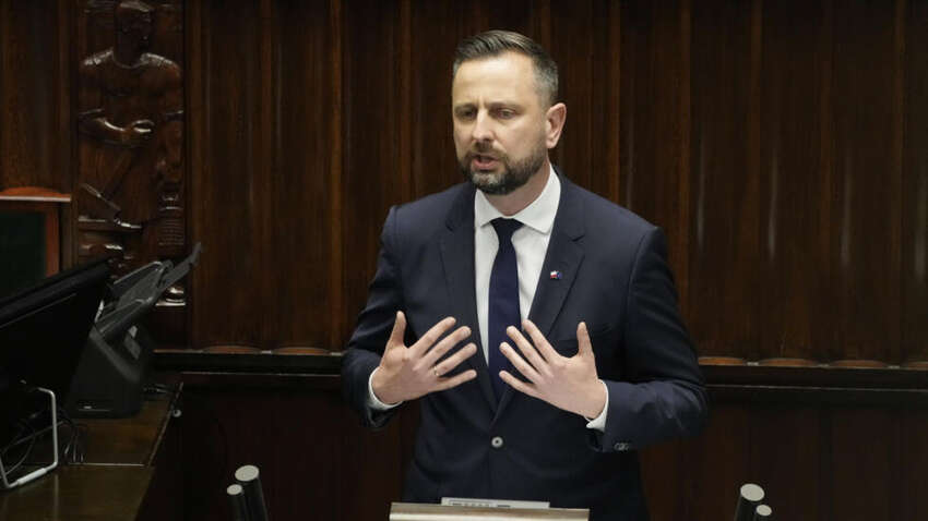 Польща все ж таки готується до війни, а не миру в Україні: деталі Польща все ж таки готується до війни, а не миру в Україні: деталі