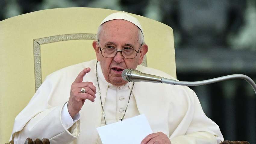 Папа Римський відреагував на російський ракетний удар по будинку в Дніпрі