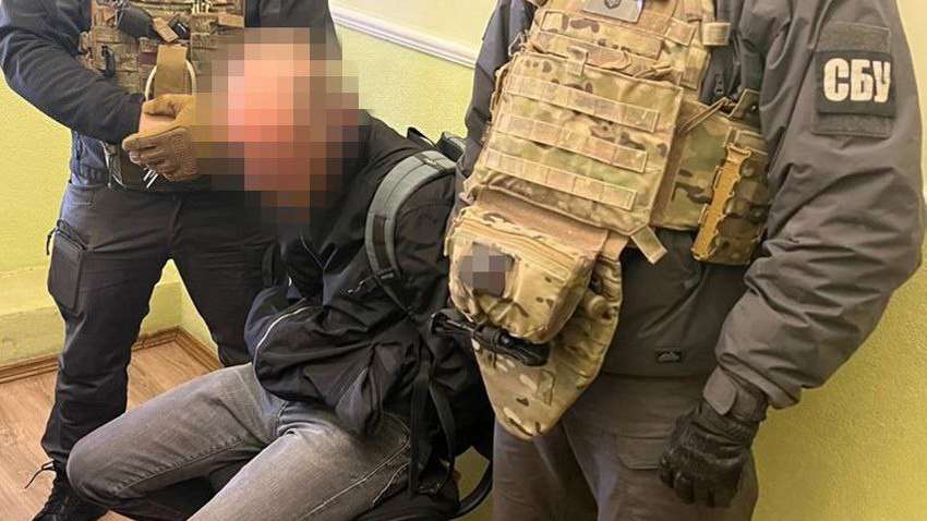 На Буковине СБУ сорвала шпионскую сеть: задержаны агенты ФСБ На Буковине СБУ сорвала шпионскую сеть: задержаны агенты ФСБ