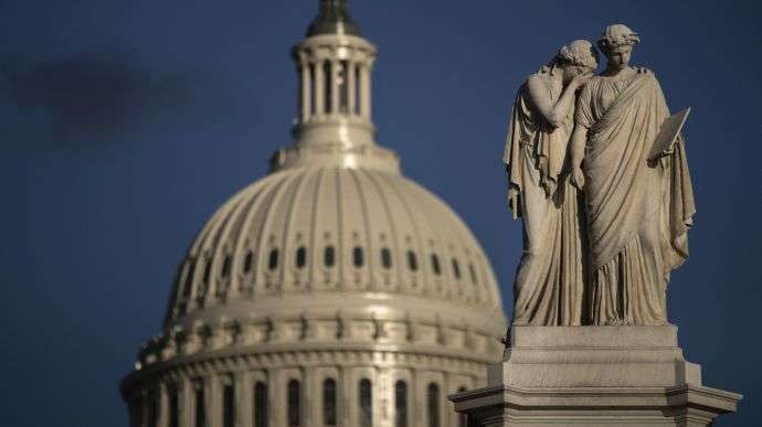 В Конгрессе США предлагают прекратить военную и финансовую помощь Украине В Конгрессе США предлагают прекратить военную и финансовую помощь Украине