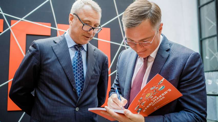 Метинвест открыл арт выставку