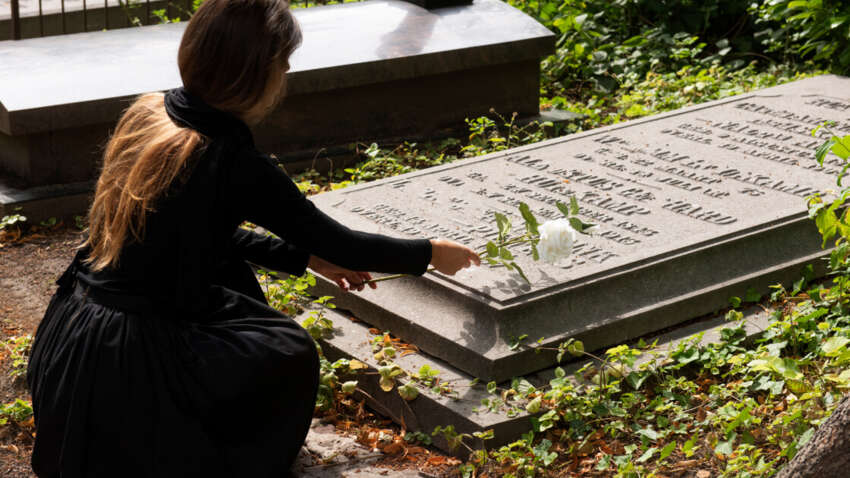 Нельзя выходить из кладбища, пока не сделаешь это: важный нюанс